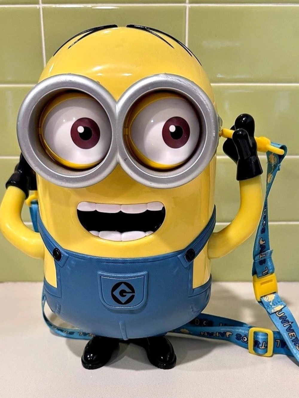 Universal Studios Minion Popcorn Bucket Crossbody Bag Theme Park Souvenir